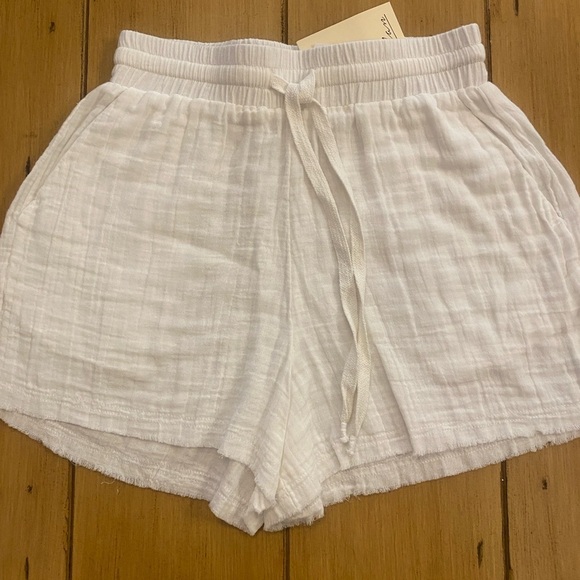 Elan Pants - Elan Women’s White Cotton Raw Hem Pocket Shorts New Small